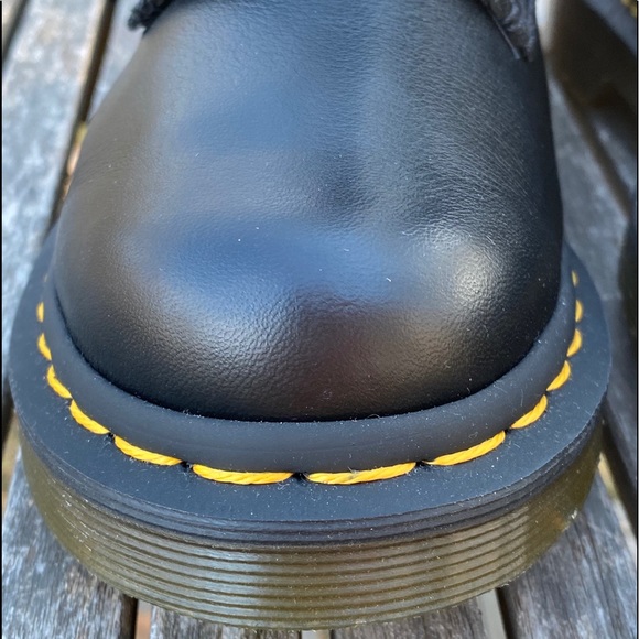 dr martens uncorrected leather